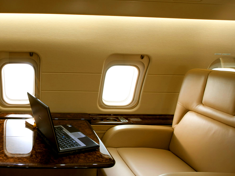 Bombardier Challenger 850